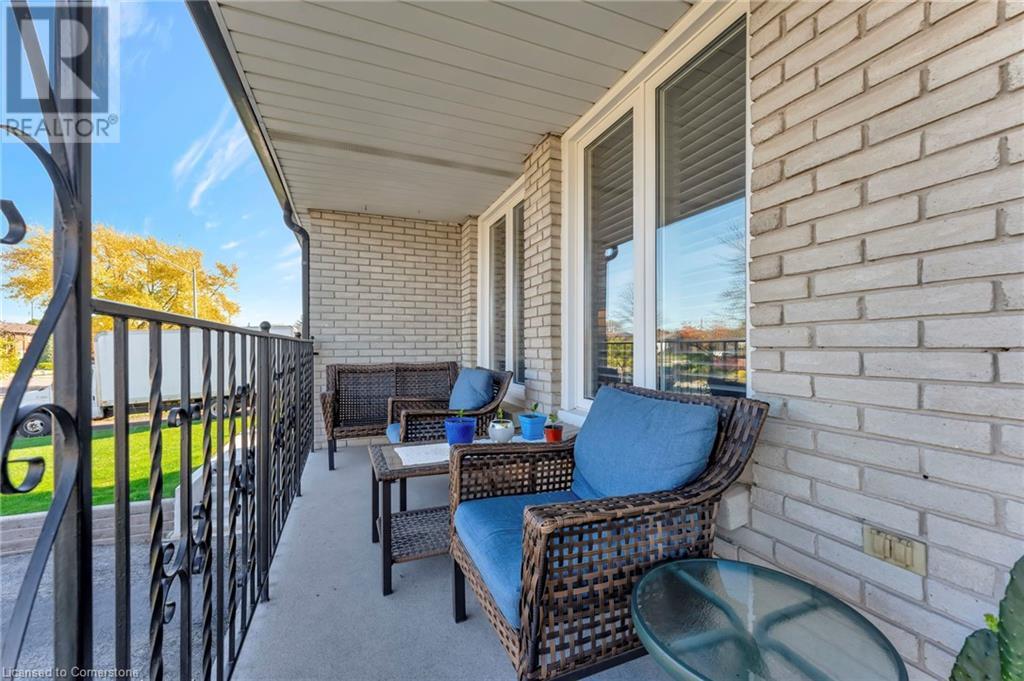 65 1/2 Eastbury Drive, Stoney Creek, Ontario  L8E 2V8 - Photo 3 - 40677547