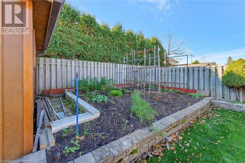 65 1/2 Eastbury Drive, Stoney Creek, Ontario  L8E 2V8 - Photo 36 - 40677547