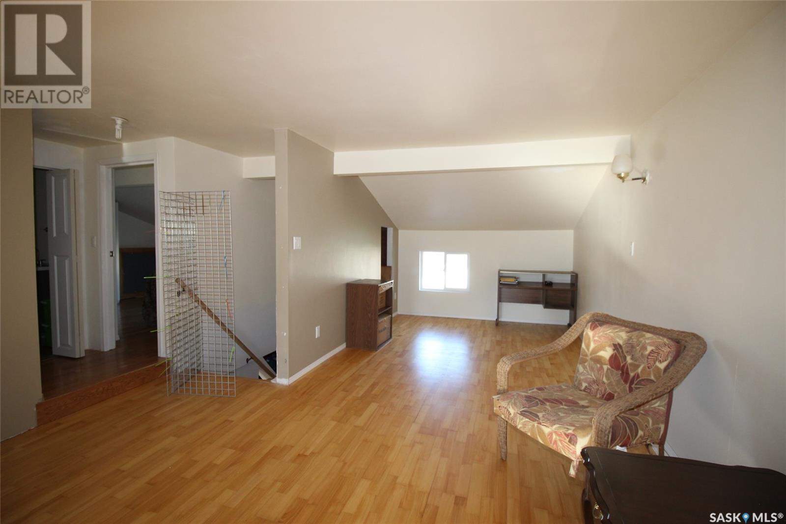 308 2nd Avenue W, Frontier, Saskatchewan  S0N 0W0 - Photo 14 - SK988178