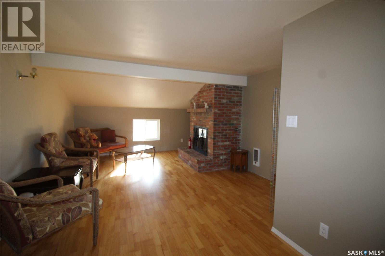 308 2nd Avenue W, Frontier, Saskatchewan  S0N 0W0 - Photo 16 - SK988178