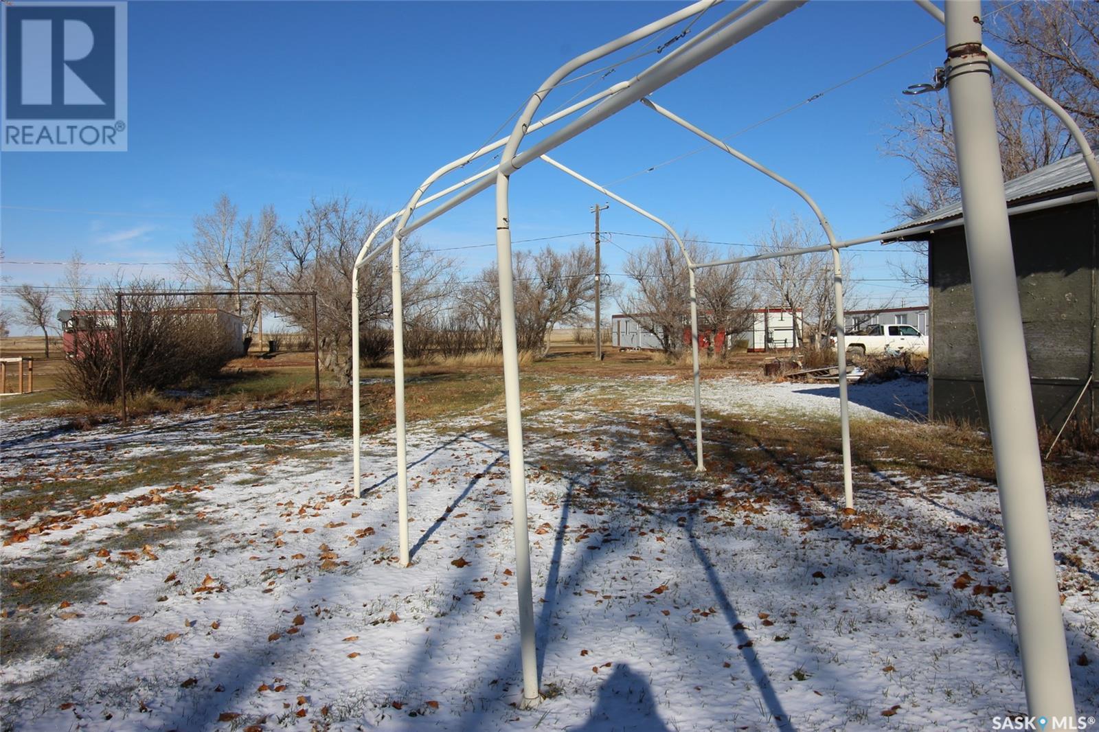 308 2nd Avenue W, Frontier, Saskatchewan  S0N 0W0 - Photo 26 - SK988178