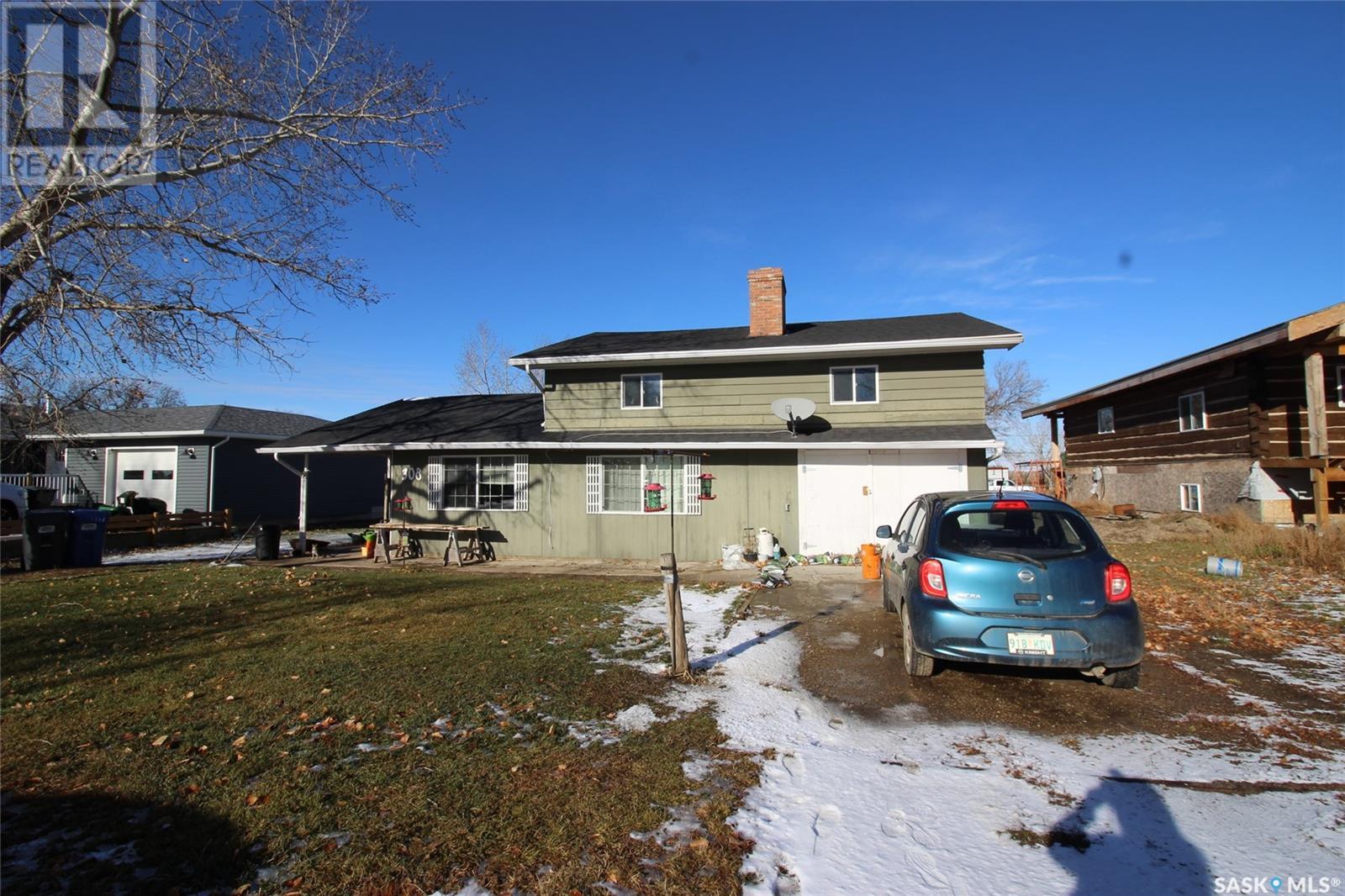 308 2nd Avenue W, Frontier, Saskatchewan  S0N 0W0 - Photo 29 - SK988178