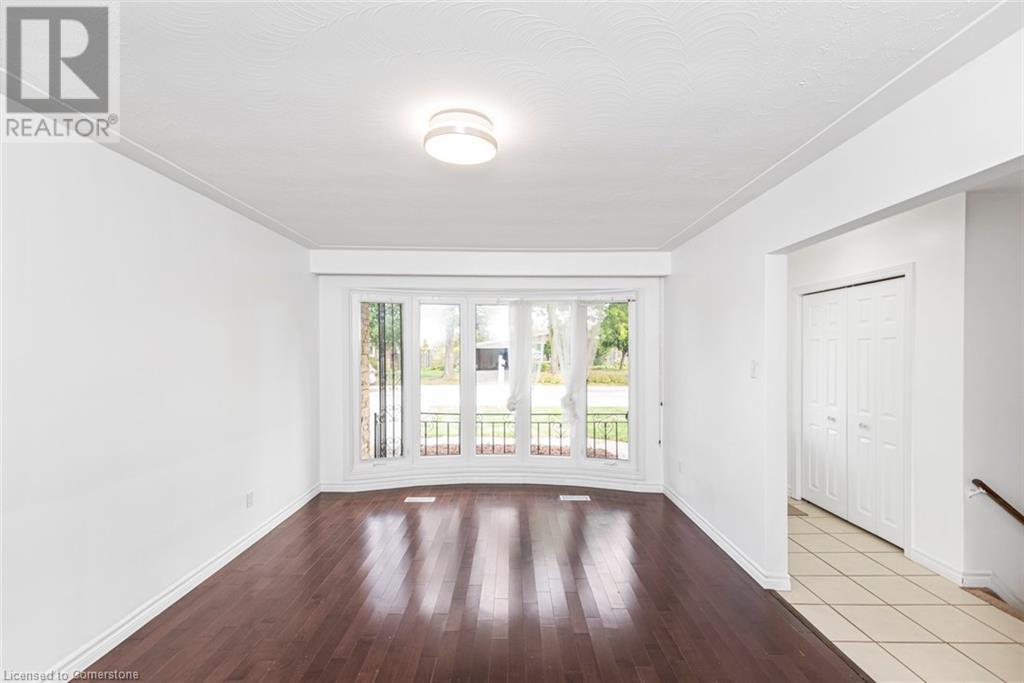 111 Buckingham Drive, Hamilton, Ontario  L9C 2G8 - Photo 9 - 40677017