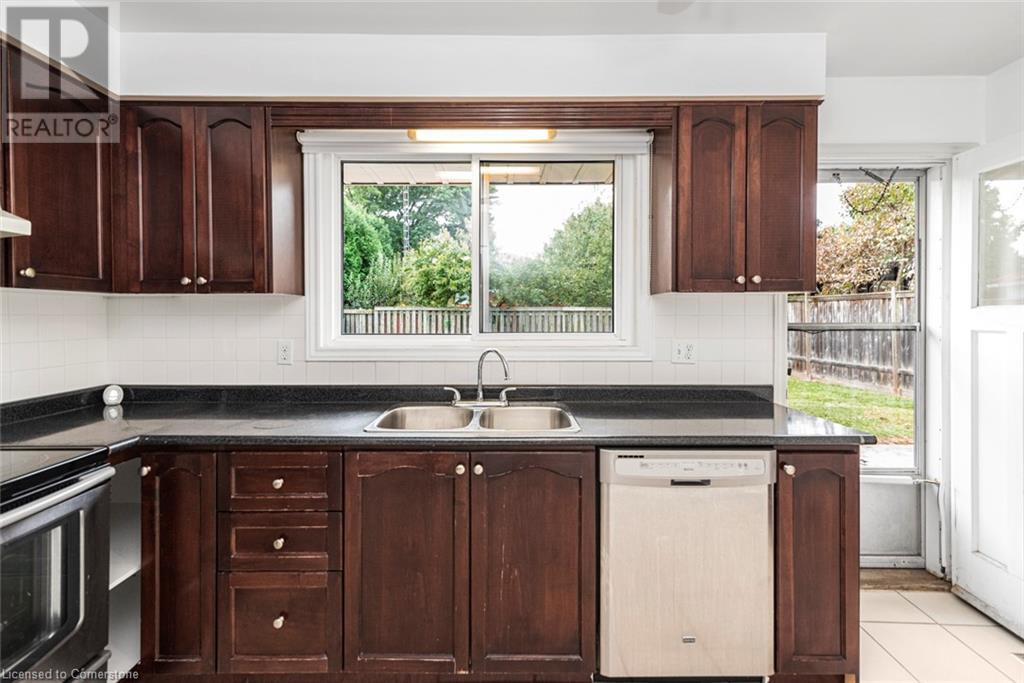 111 Buckingham Drive, Hamilton, Ontario  L9C 2G8 - Photo 17 - 40677017