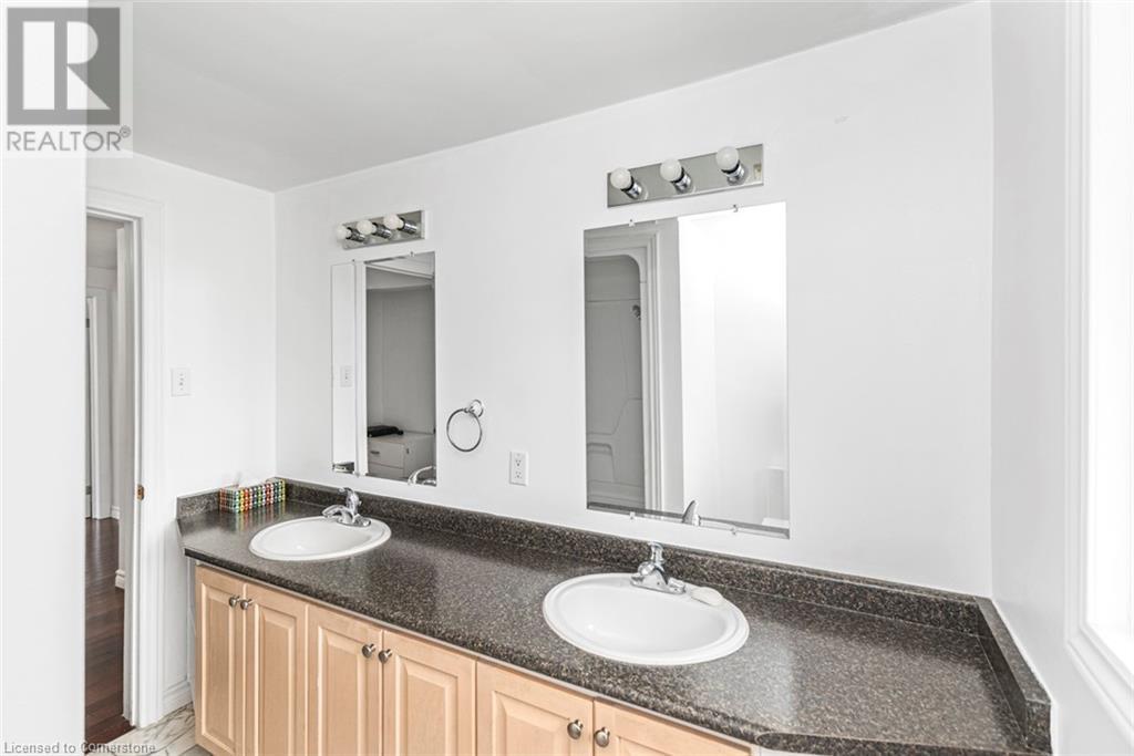 111 Buckingham Drive, Hamilton, Ontario  L9C 2G8 - Photo 32 - 40677017