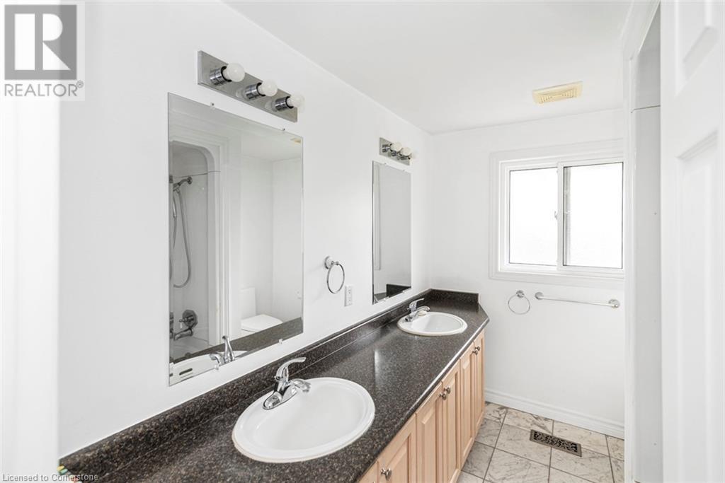 111 Buckingham Drive, Hamilton, Ontario  L9C 2G8 - Photo 34 - 40677017