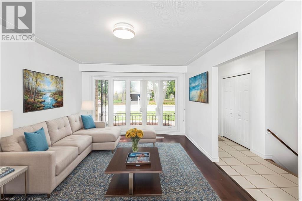 111 Buckingham Drive, Hamilton, Ontario  L9C 2G8 - Photo 10 - 40677017