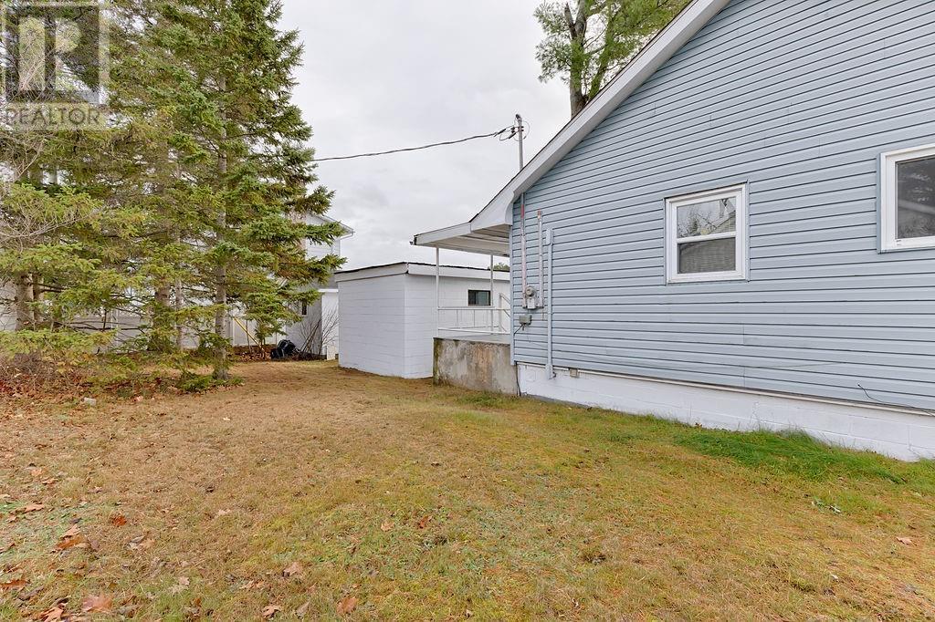 27 Summit Street, Deep River, Ontario  K0J 1P0 - Photo 19 - 1419546