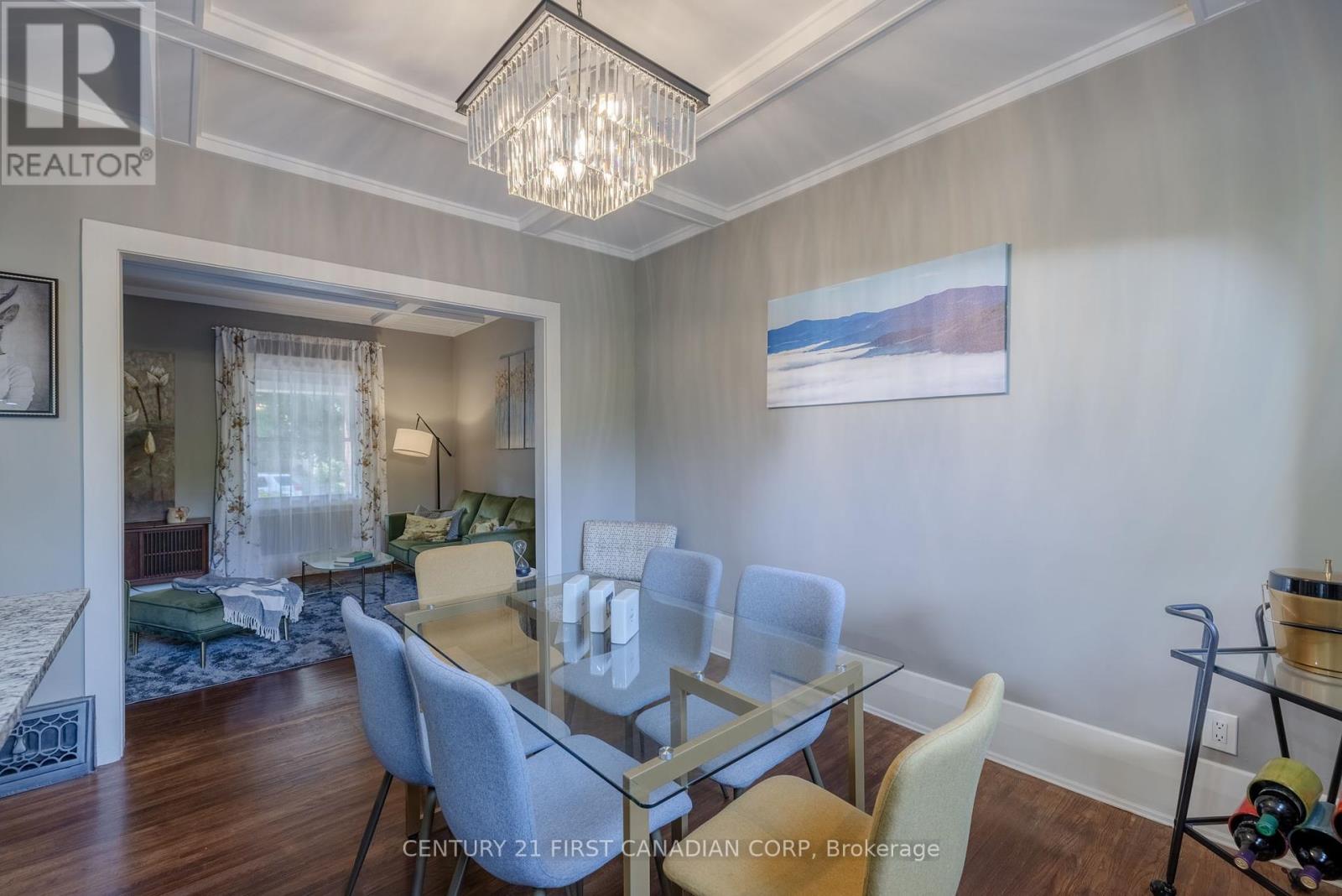 Property at 170 LANGARTH STREET E image 4