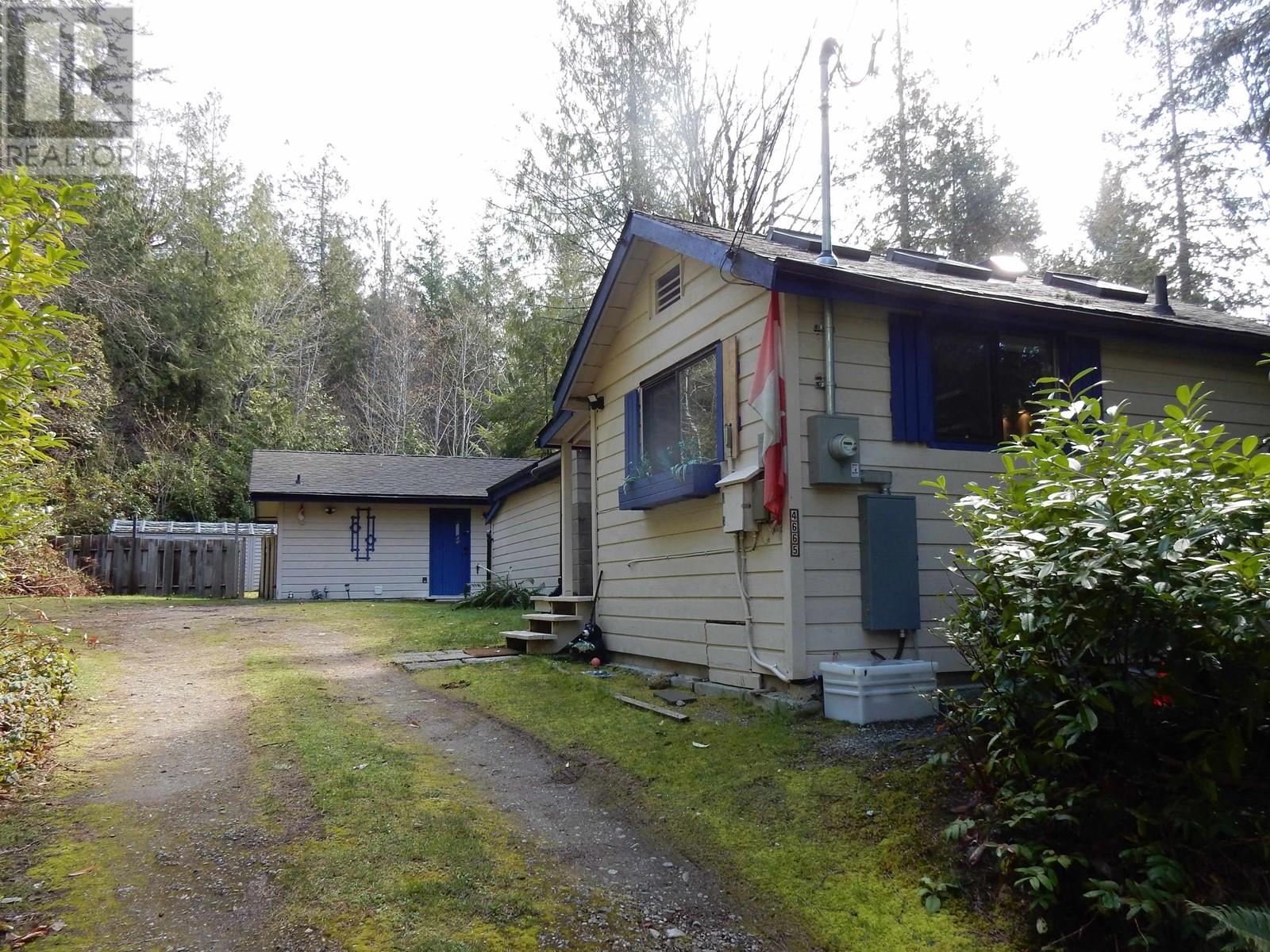 4665 Hotel Lake Road, Garden Bay, British Columbia  V0N 1S1 - Photo 3 - R2944402