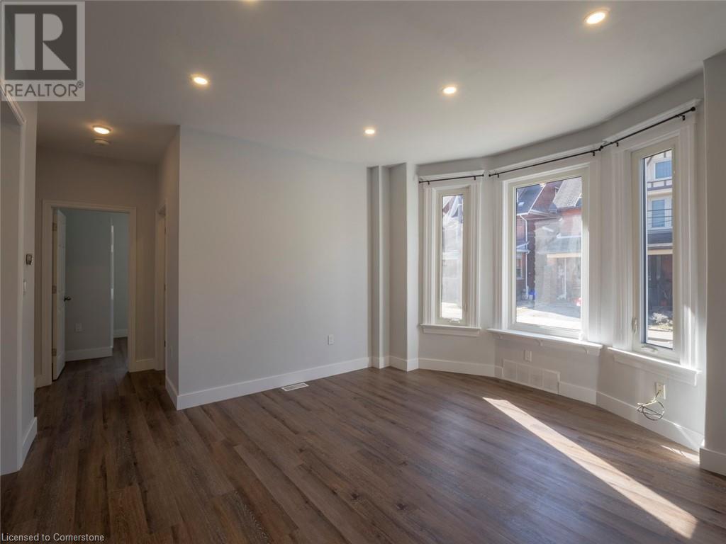 116 Myrtle Avenue Unit# 1, Hamilton, Ontario  L8M 2G2 - Photo 3 - 40677712