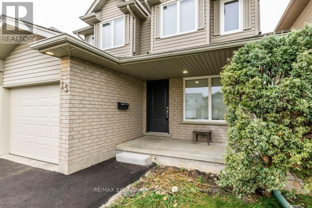 15 Trailbrook Lane, Guelph, Ontario  N1E 7B6 - Photo 2 - X10424360