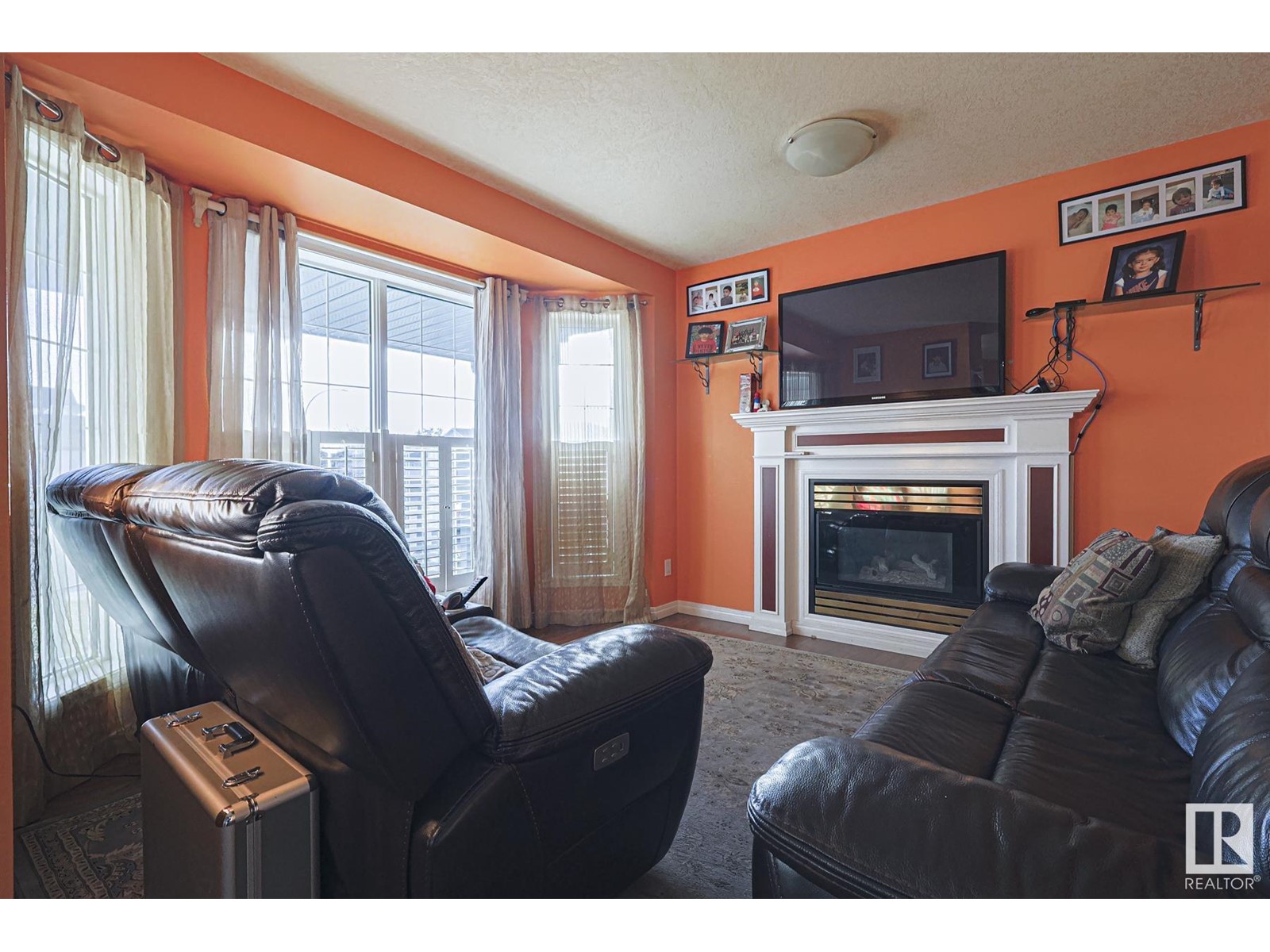 5744 162 Av Nw, Edmonton, Alberta  T5Y 2T1 - Photo 3 - E4413625