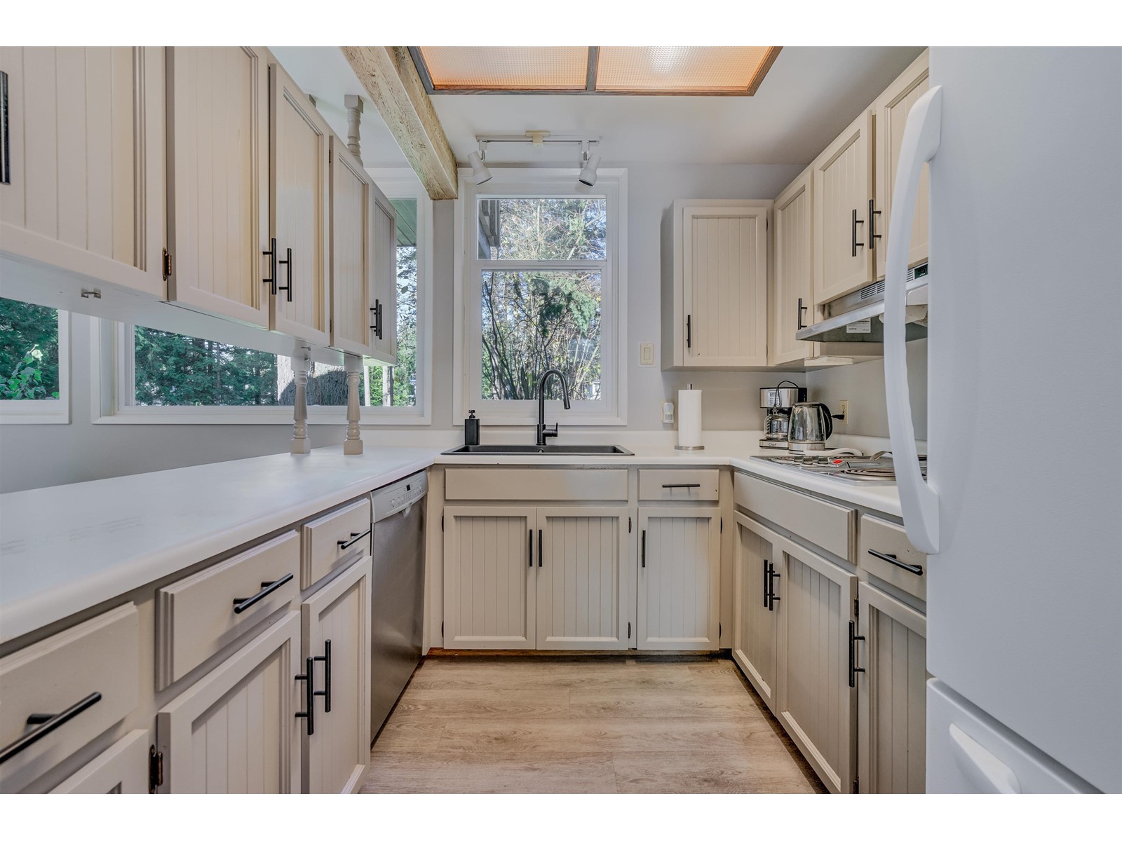 Property at 20264 27 AVENUE image 5
