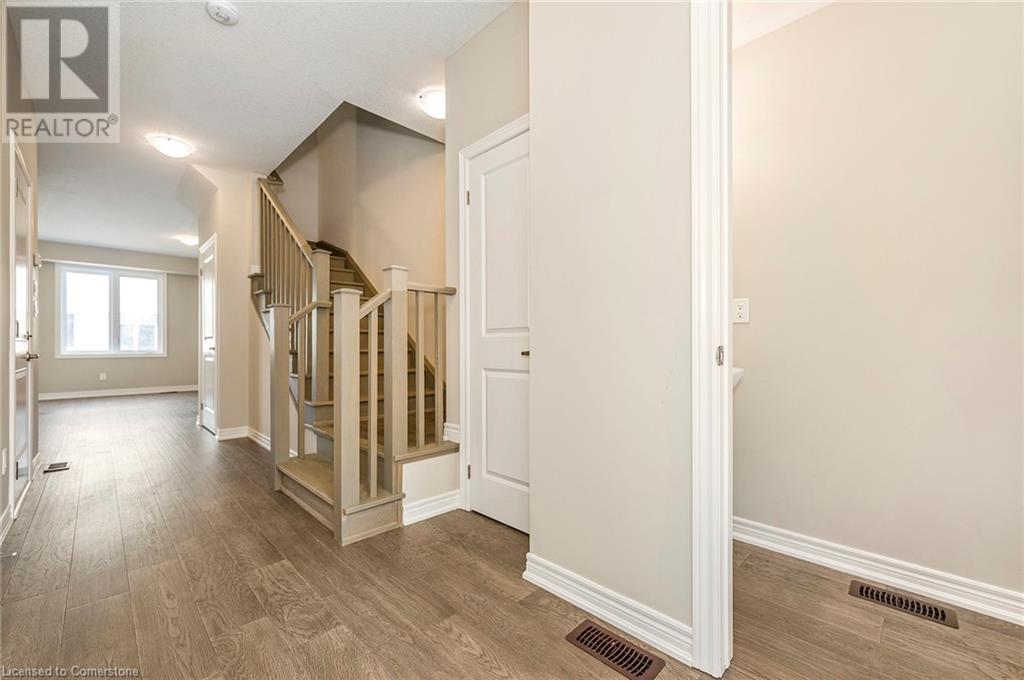 24 Jellicoe Court, Hamilton, Ontario  L9A 4T1 - Photo 3 - 40677661