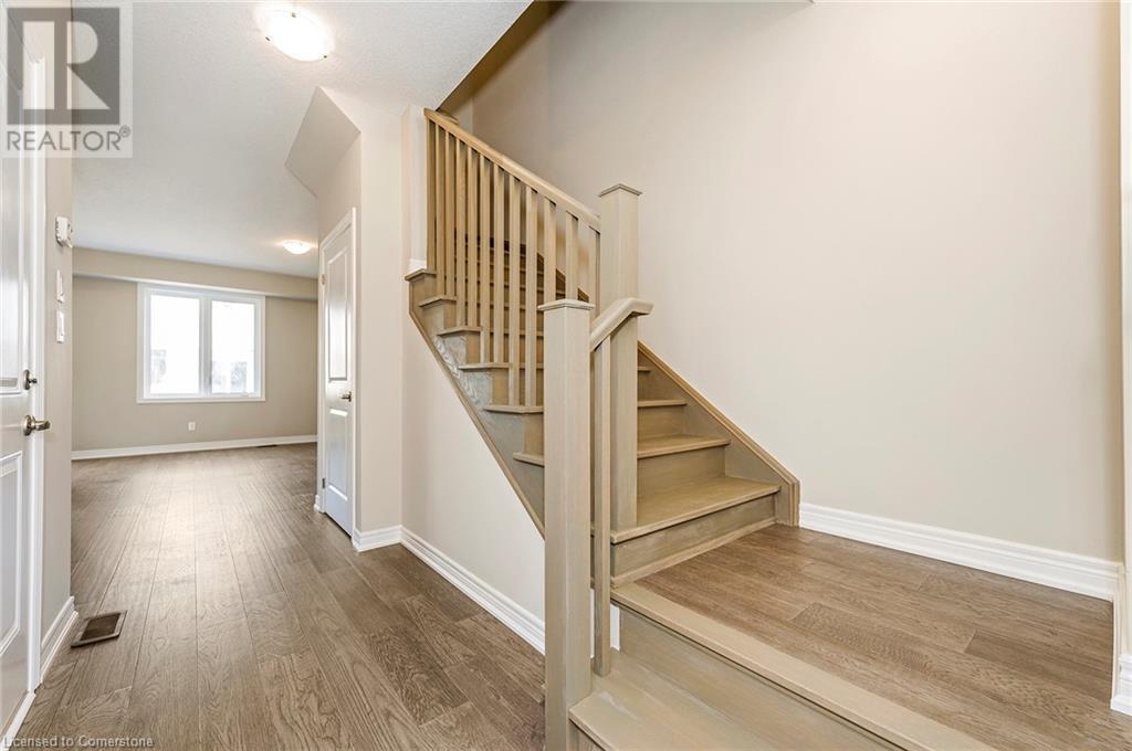 24 Jellicoe Court, Hamilton, Ontario  L9A 4T1 - Photo 4 - 40677661