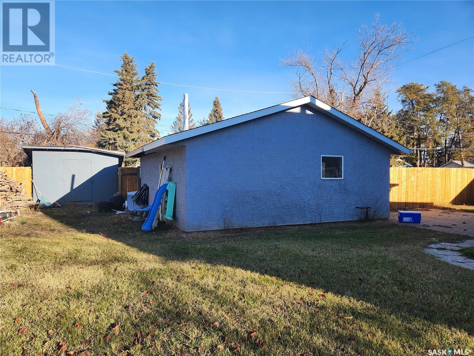 309 4th Street W, Nipawin, Saskatchewan  S0E 1E0 - Photo 39 - SK988207