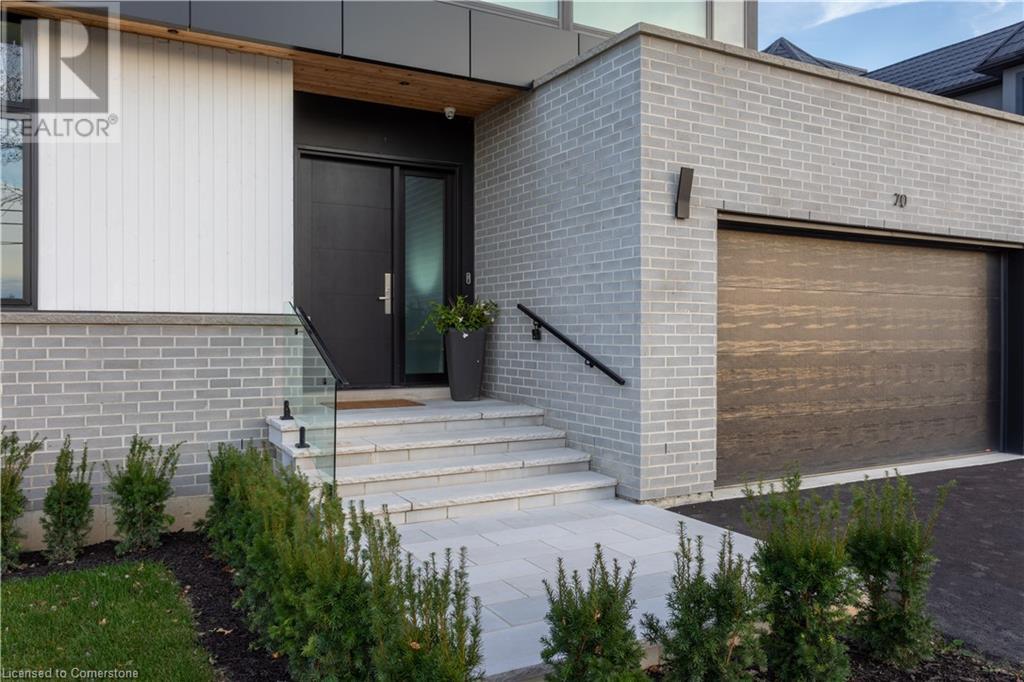 70 Upper Mount Albion Road, Hamilton, Ontario  L8J 2S1 - Photo 2 - 40677703