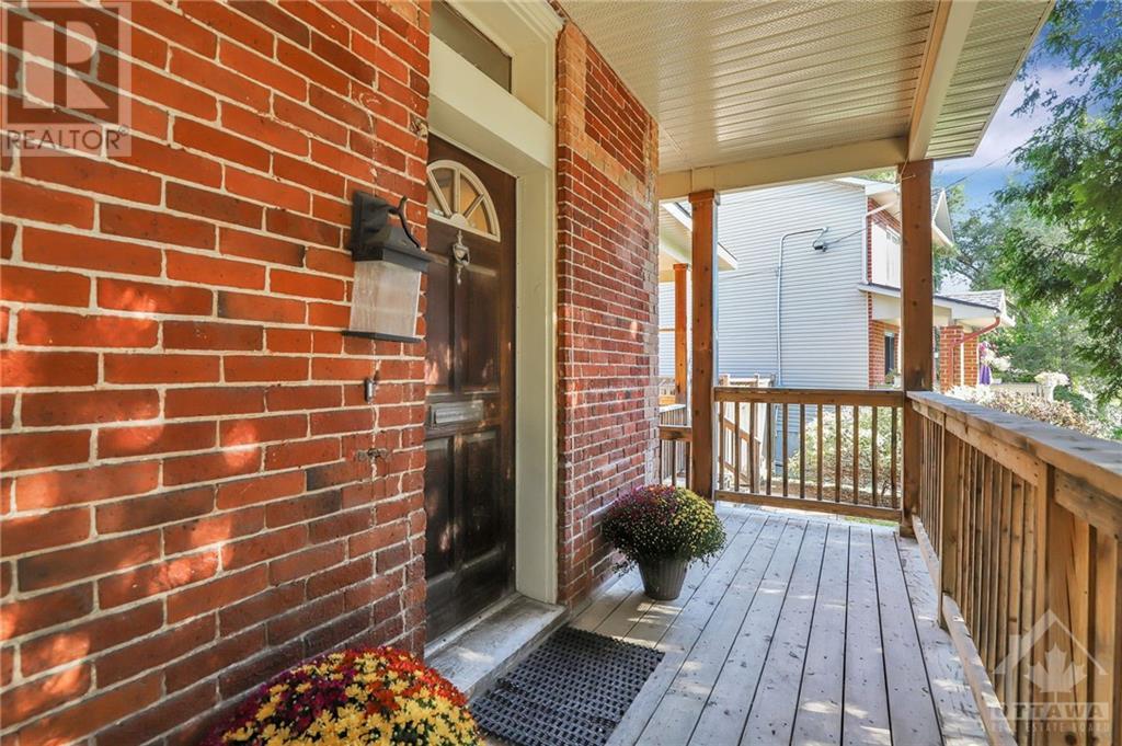 7 Clarey AvenueOttawa, Ontario  K1S 2R6 - Photo 2 - X10442432