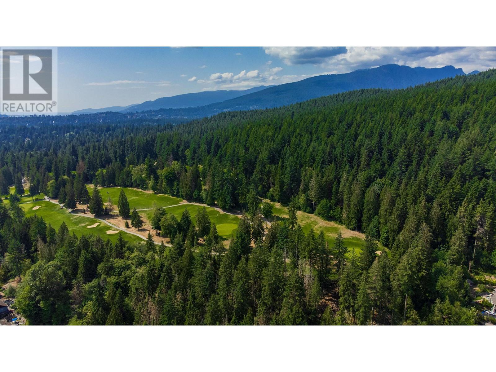 Listing Picture 5 of 7 : 3525 ANNE MACDONALD WAY, Vancouver / 溫哥華 - 魯藝地產 Yvonne Lu Group - MLS Medallion Club Member