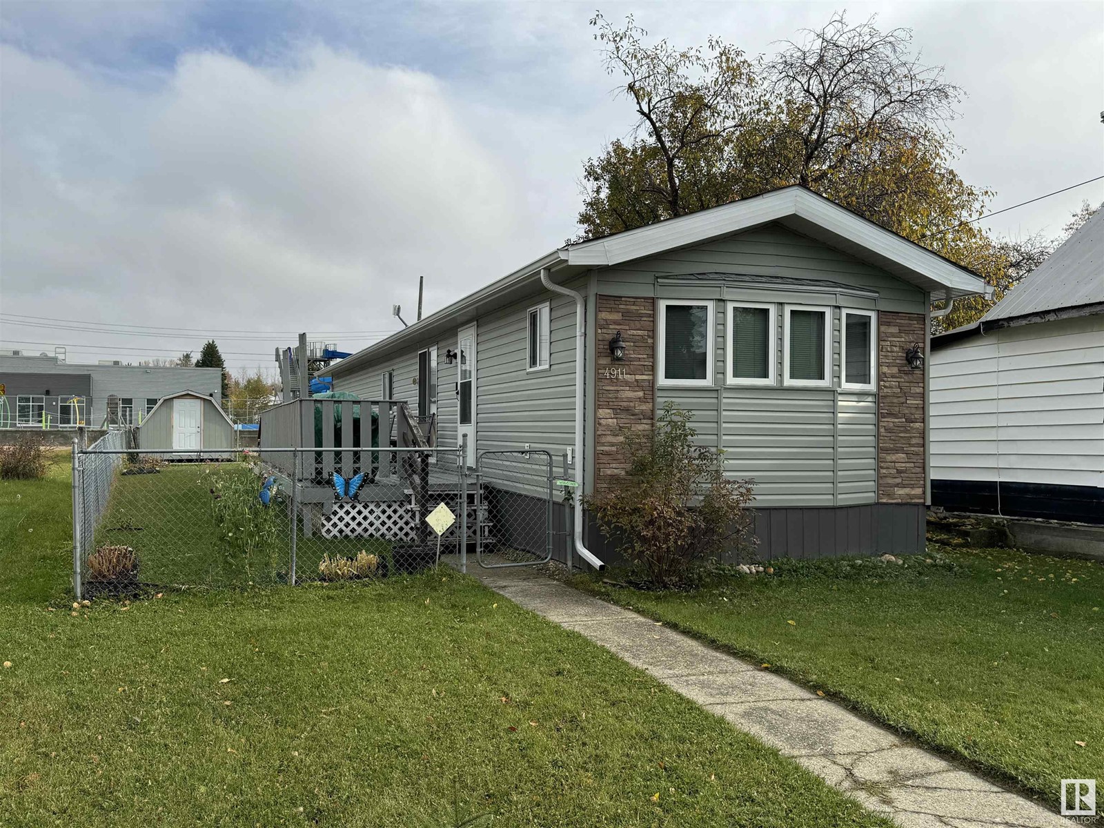 4911 52 ST, Entwistle, Alberta