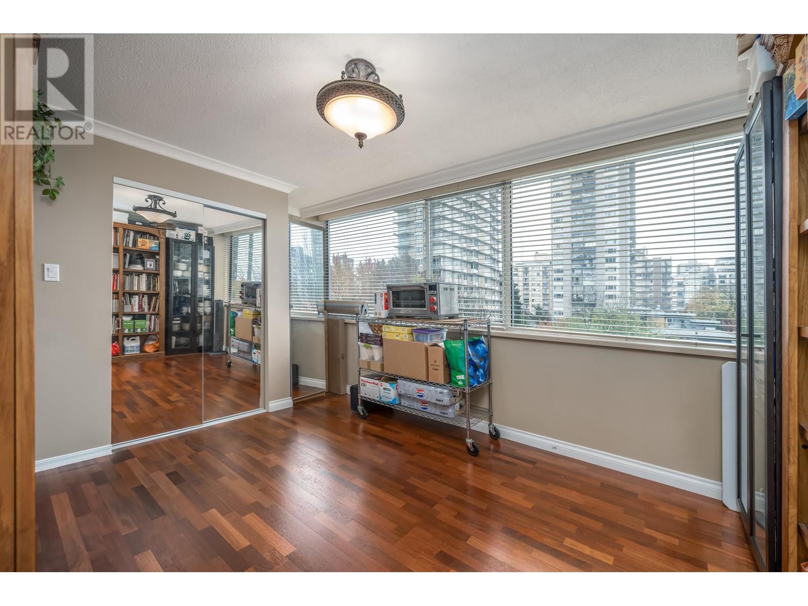 Listing Picture 17 of 31 : 404 1835 MORTON AVENUE, Vancouver / 溫哥華 - 魯藝地產 Yvonne Lu Group - MLS Medallion Club Member