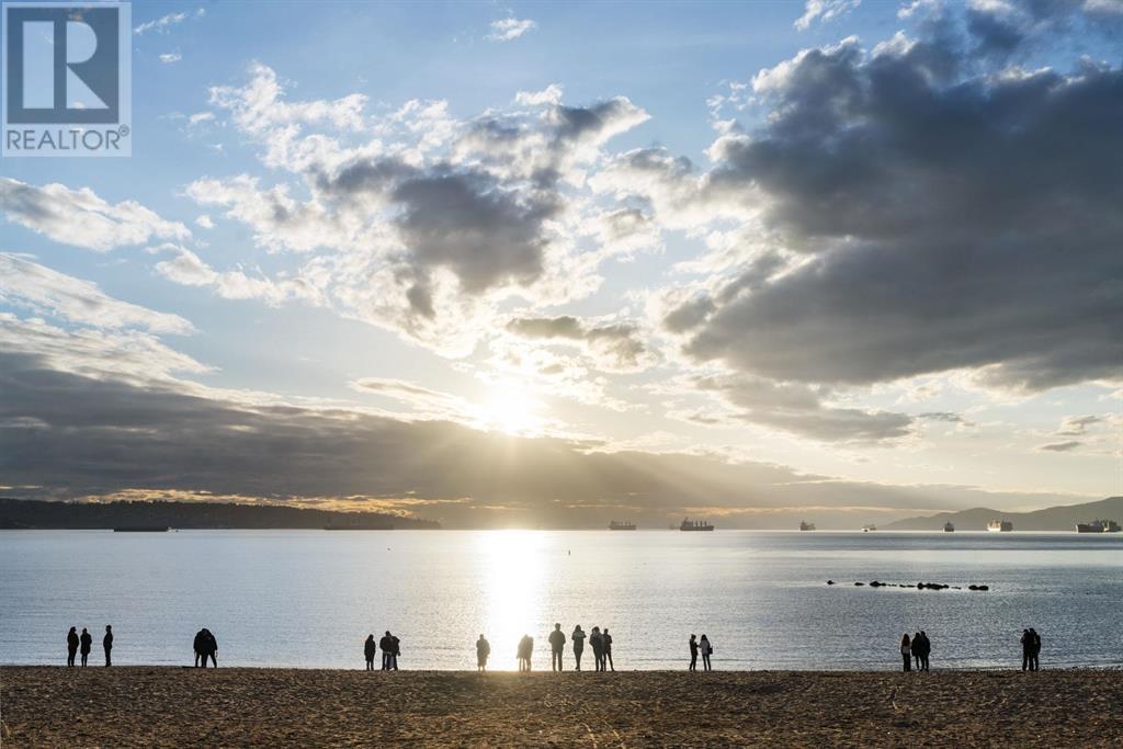 Listing Picture 5 of 31 : 404 1835 MORTON AVENUE, Vancouver / 溫哥華 - 魯藝地產 Yvonne Lu Group - MLS Medallion Club Member