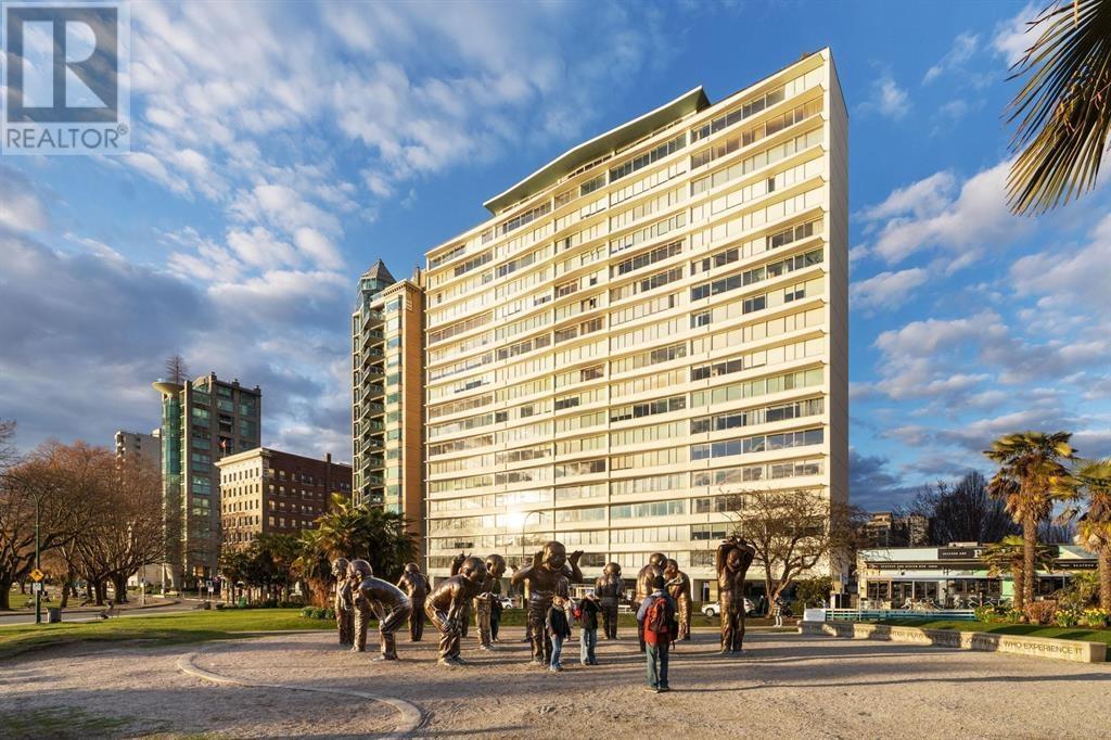 Listing Picture 2 of 31 : 404 1835 MORTON AVENUE, Vancouver / 溫哥華 - 魯藝地產 Yvonne Lu Group - MLS Medallion Club Member