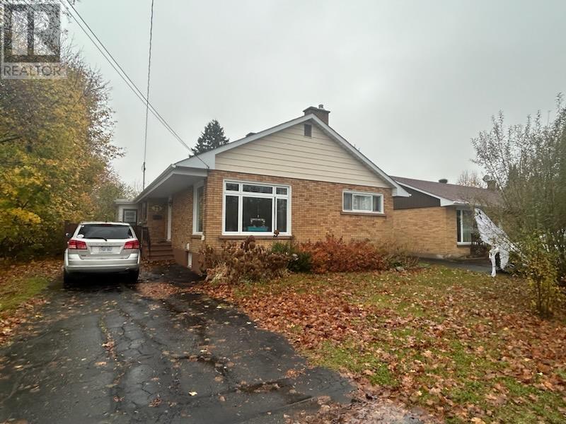 75 Glenholme DR, Sault Ste. Marie, Ontario