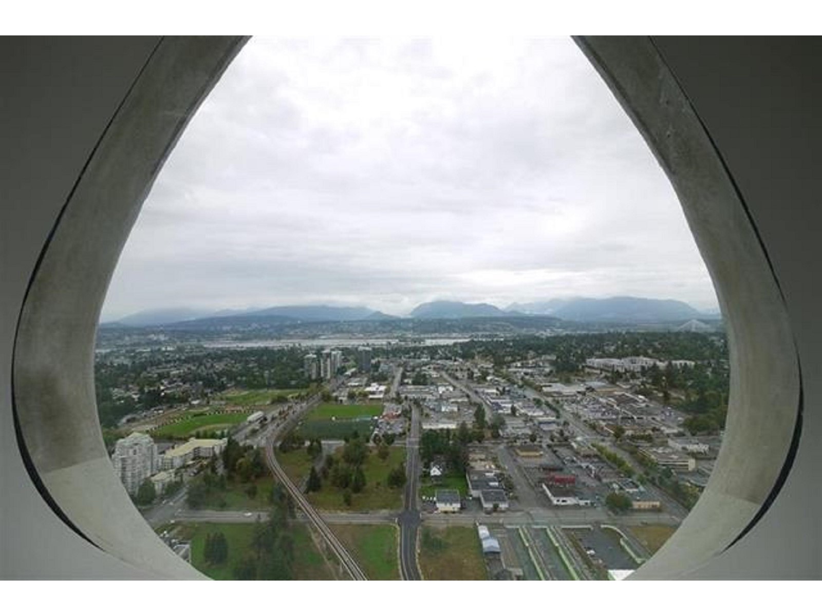 5001 13495 Central Avenue, Surrey, British Columbia  V3T 0K2 - Photo 10 - R2944044