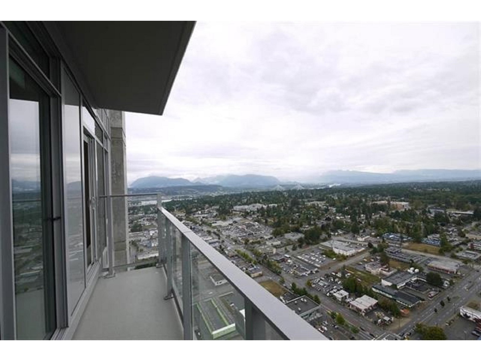 5001 13495 Central Avenue, Surrey, British Columbia  V3T 0K2 - Photo 13 - R2944044