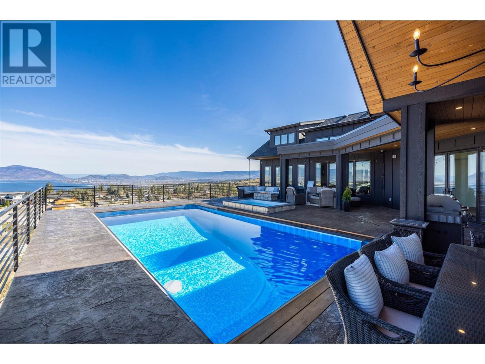 Property at 652 Trumpeter Road image 3