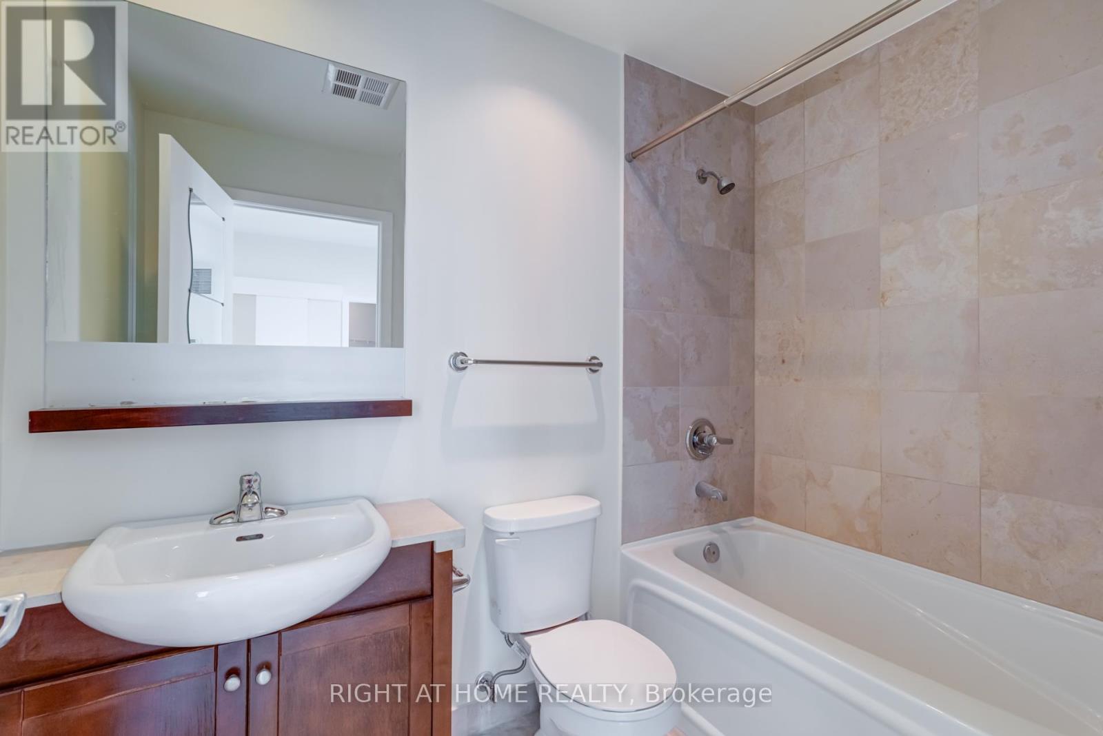 3002 - 8 York Street N, Toronto, Ontario  M5J 2Y2 - Photo 11 - C10425032