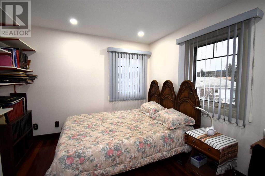 105 Mcpherson Square, Hinton, Alberta  T7V 1J9 - Photo 33 - A2179032