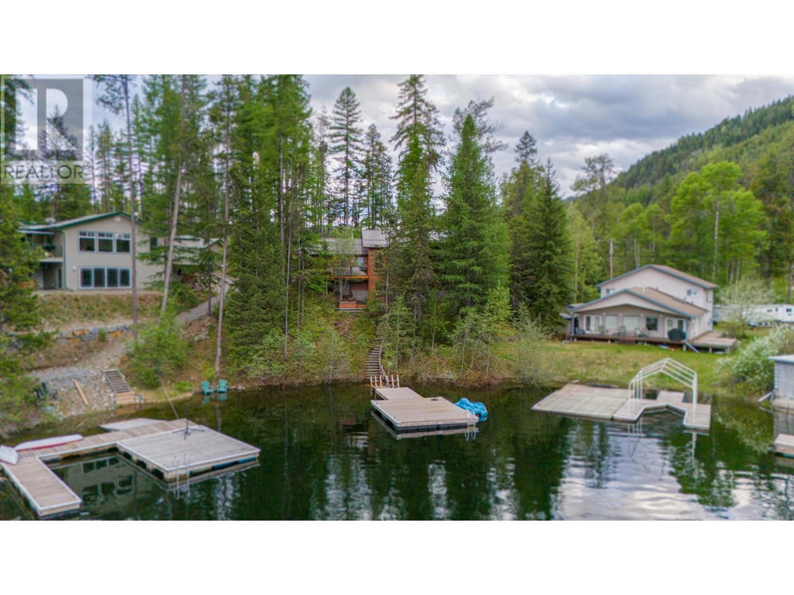 3023 Westside Road, Moyie, British Columbia  V0B 2A0 - Photo 4 - 10327692