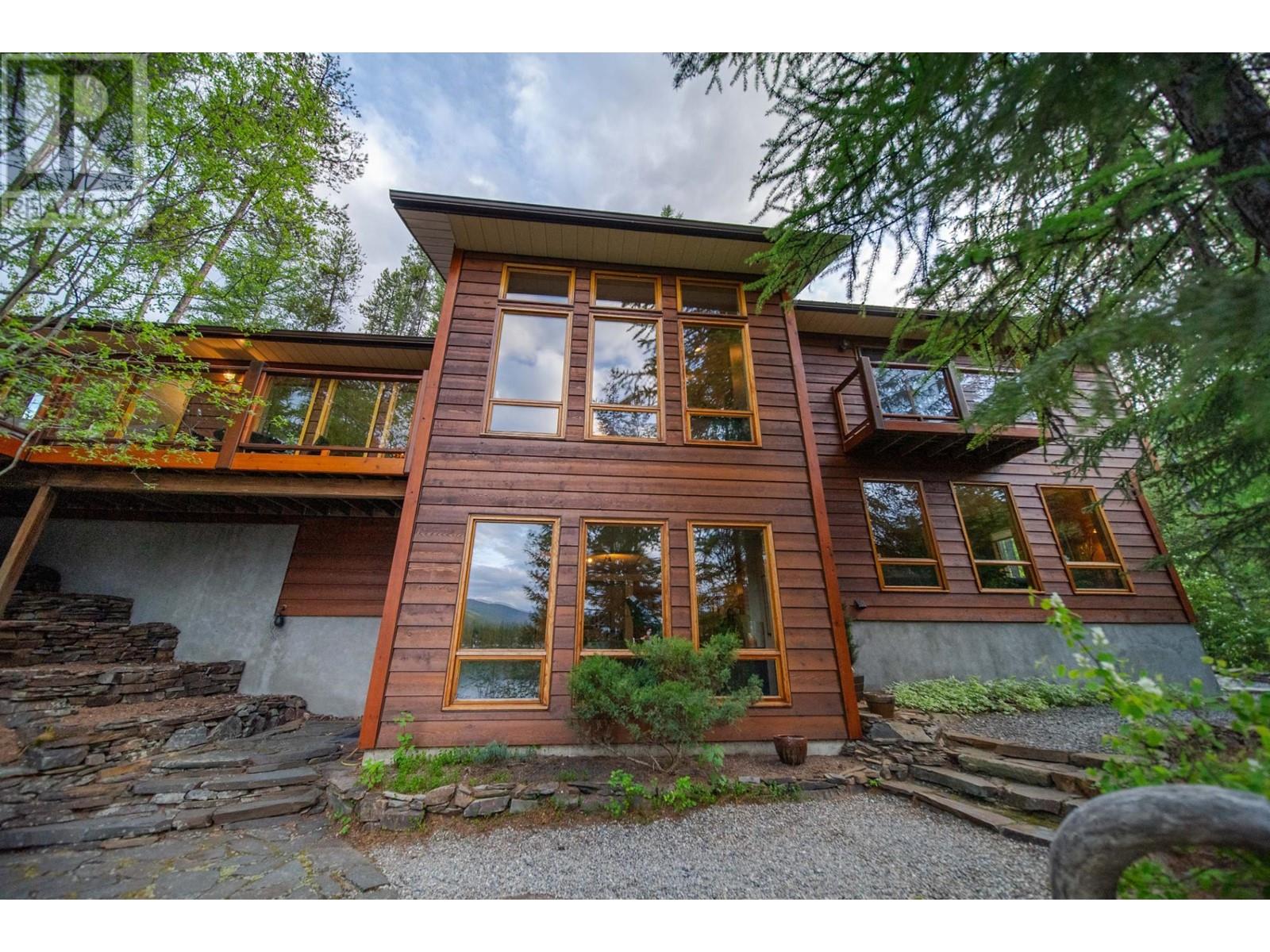 3023 Westside Road, Moyie, British Columbia  V0B 2A0 - Photo 2 - 10327692