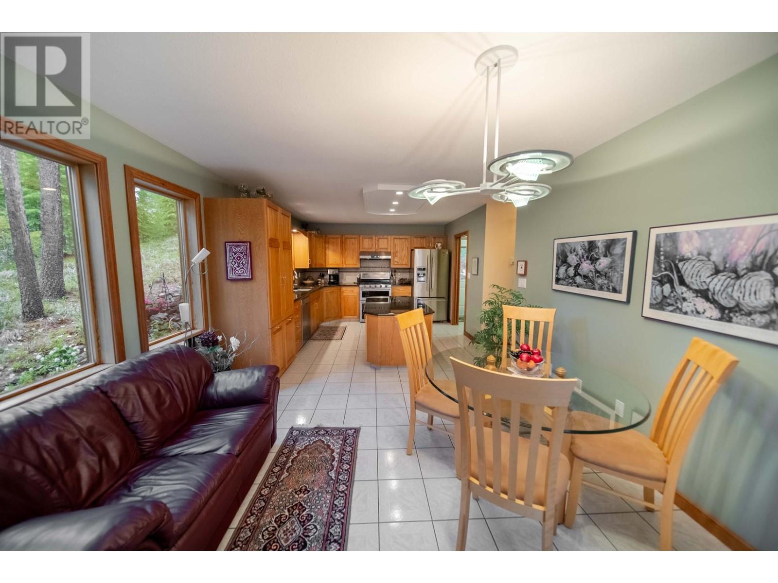 3023 Westside Road, Moyie, British Columbia  V0B 2A0 - Photo 19 - 10327692