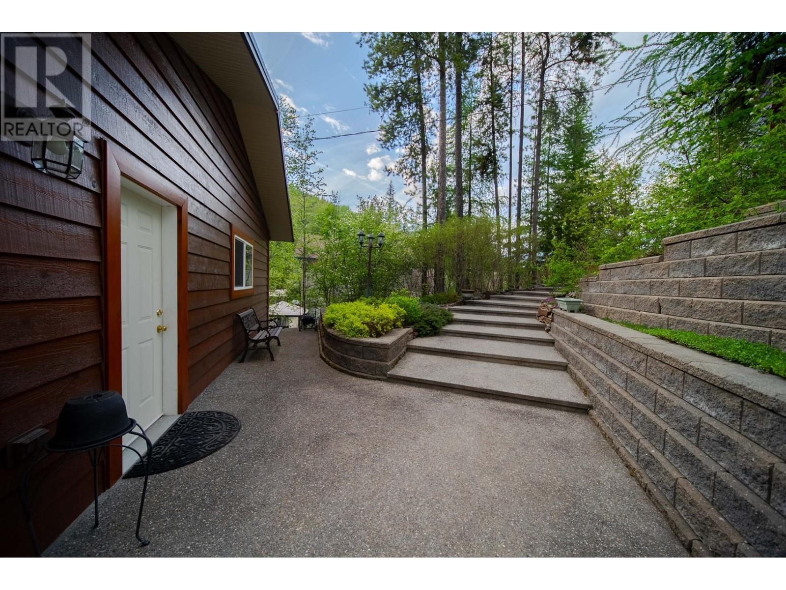 3023 Westside Road, Moyie, British Columbia  V0B 2A0 - Photo 74 - 10327692