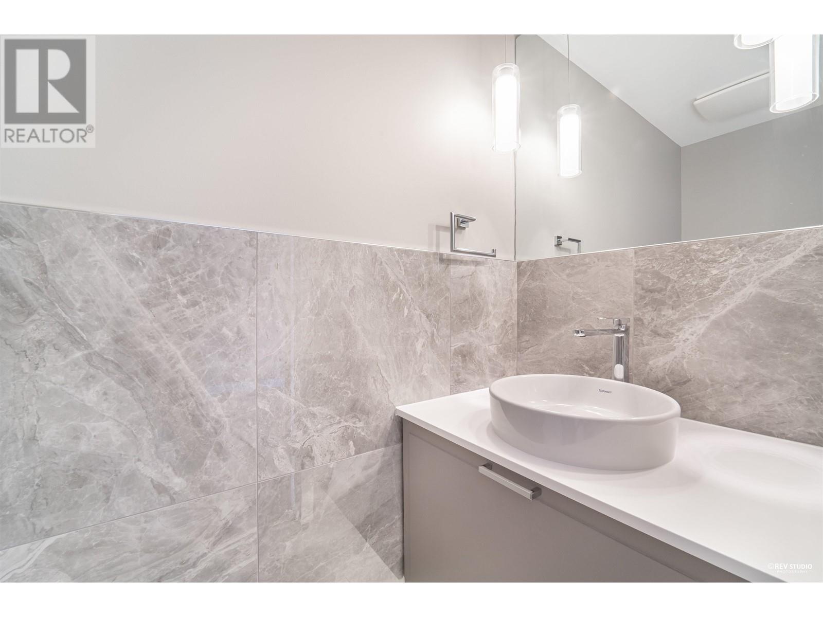 Listing Picture 11 of 30 : 7 1960 GLENAIRE DRIVE, Vancouver / 溫哥華 - 魯藝地產 Yvonne Lu Group - MLS Medallion Club Member