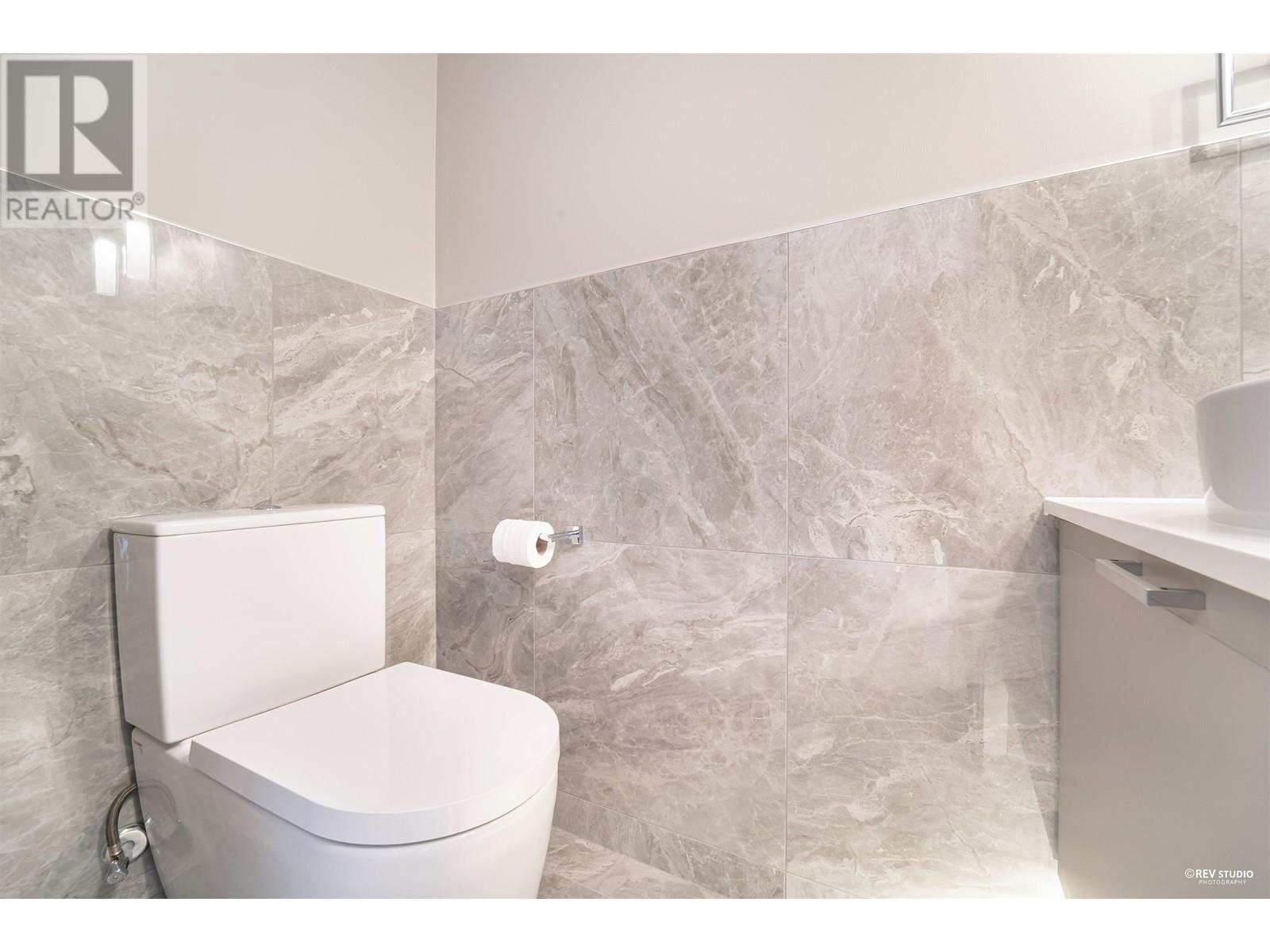 Listing Picture 12 of 30 : 7 1960 GLENAIRE DRIVE, Vancouver / 溫哥華 - 魯藝地產 Yvonne Lu Group - MLS Medallion Club Member