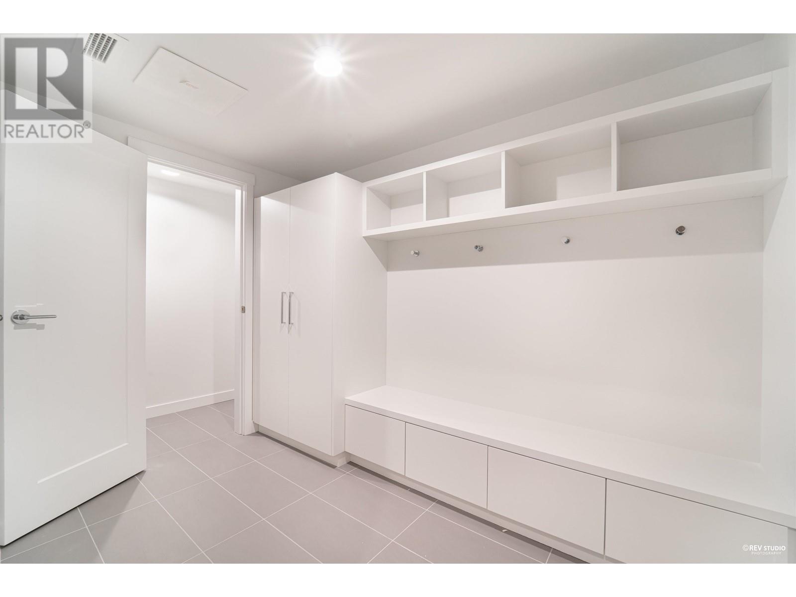 Listing Picture 23 of 30 : 7 1960 GLENAIRE DRIVE, Vancouver / 溫哥華 - 魯藝地產 Yvonne Lu Group - MLS Medallion Club Member