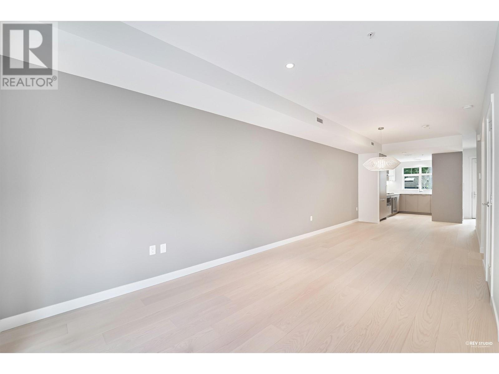 Listing Picture 7 of 30 : 7 1960 GLENAIRE DRIVE, Vancouver / 溫哥華 - 魯藝地產 Yvonne Lu Group - MLS Medallion Club Member