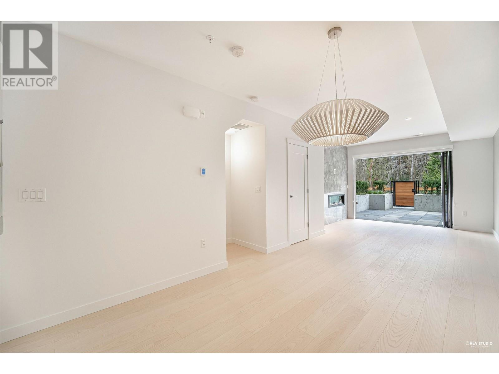 Listing Picture 8 of 30 : 7 1960 GLENAIRE DRIVE, Vancouver / 溫哥華 - 魯藝地產 Yvonne Lu Group - MLS Medallion Club Member