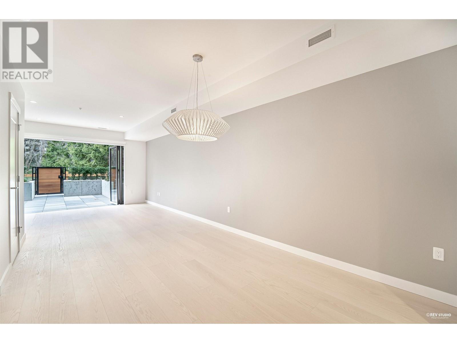 Listing Picture 9 of 30 : 7 1960 GLENAIRE DRIVE, Vancouver / 溫哥華 - 魯藝地產 Yvonne Lu Group - MLS Medallion Club Member