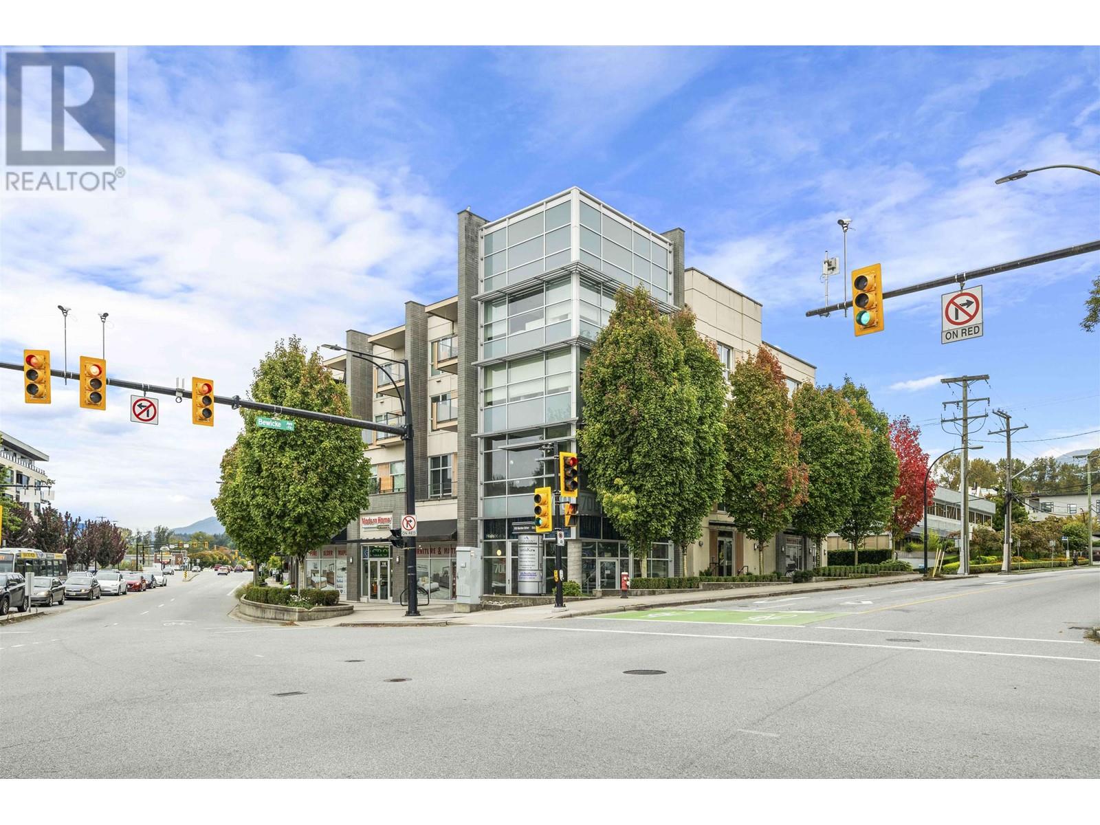 215 700 Marine Drive, North Vancouver, British Columbia  V7M 1H3 - Photo 1 - C8064487