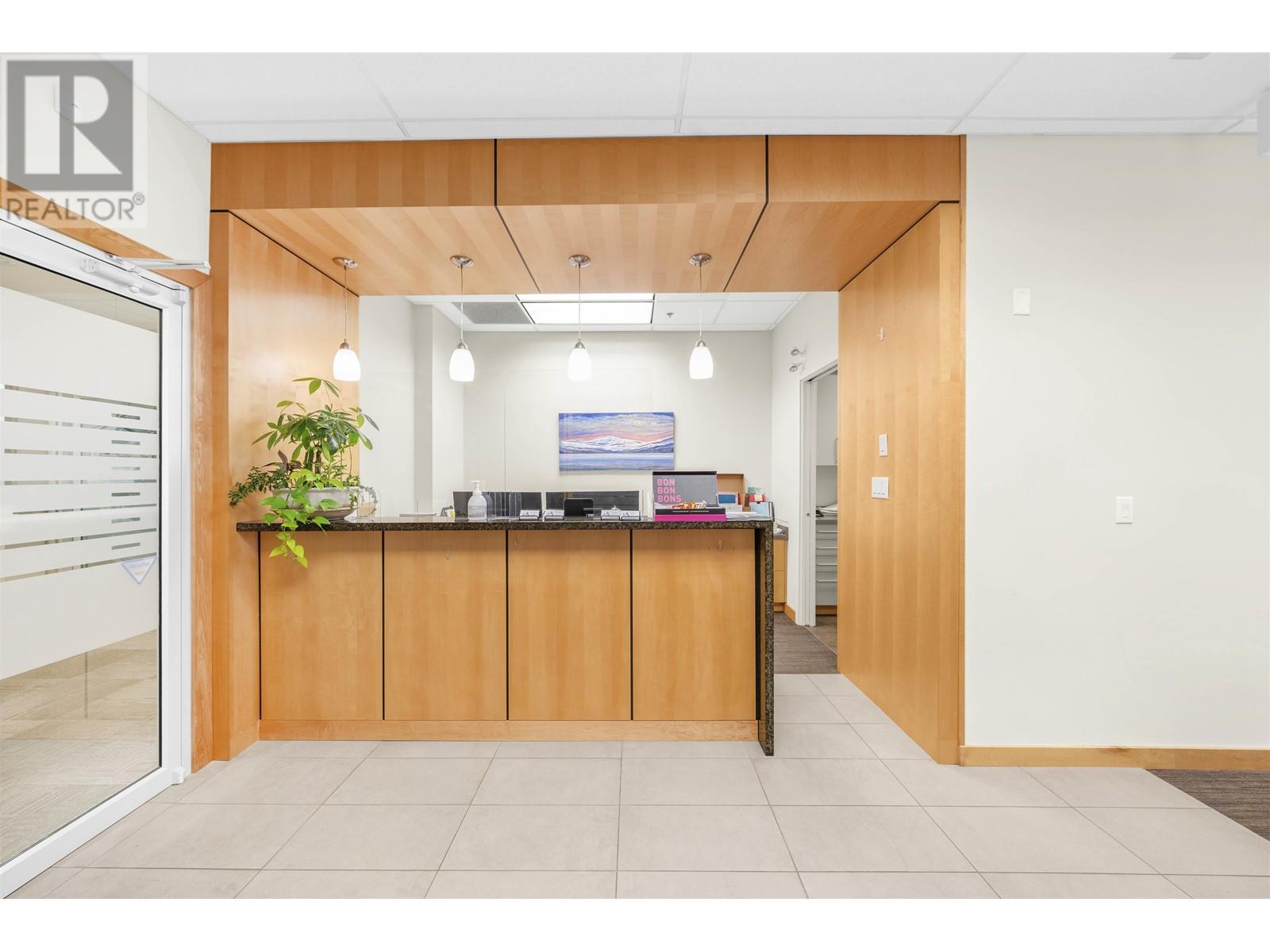 215 700 Marine Drive, North Vancouver, British Columbia  V7M 1H3 - Photo 3 - C8064487