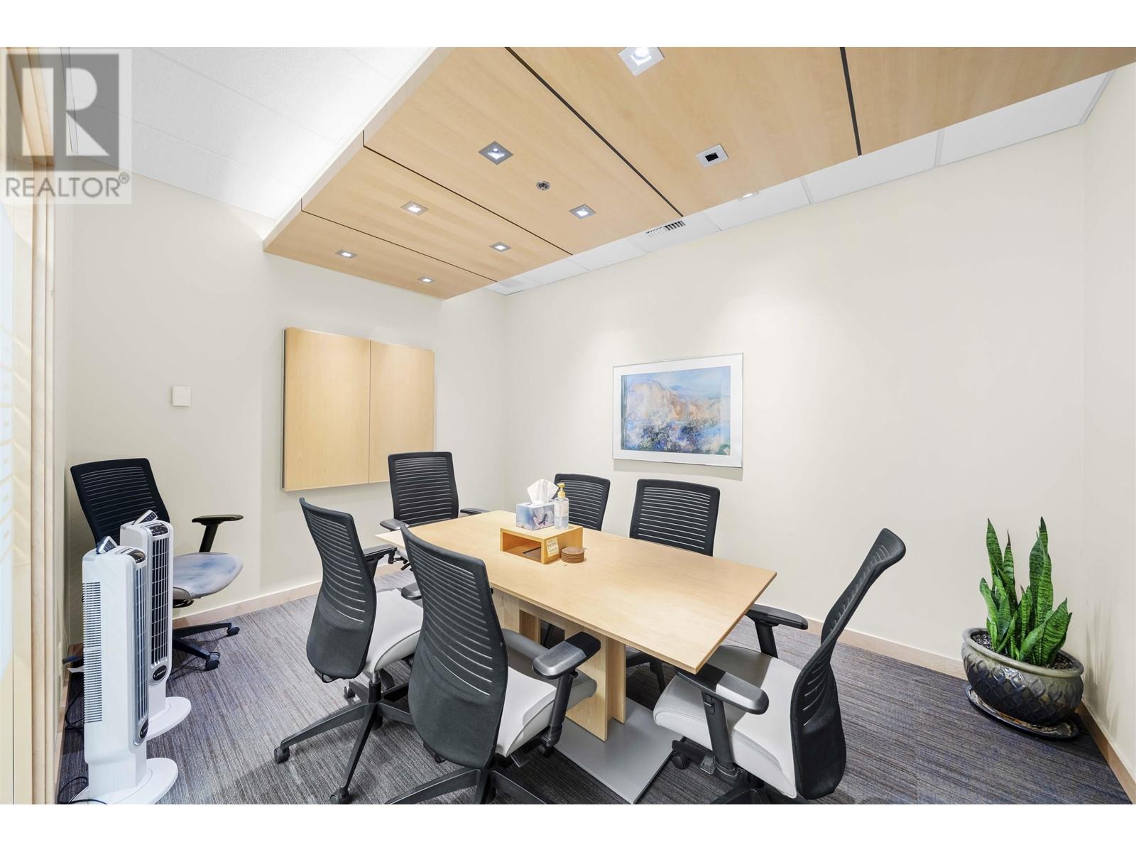 215 700 Marine Drive, North Vancouver, British Columbia  V7M 1H3 - Photo 5 - C8064487