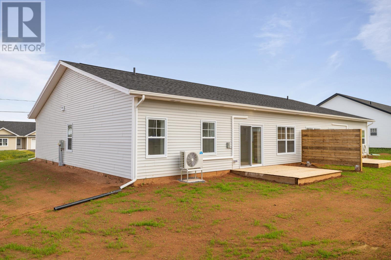 100 Smallwood Terrace, Stratford, Prince Edward Island  C1B 4L9 - Photo 4 - 202426461