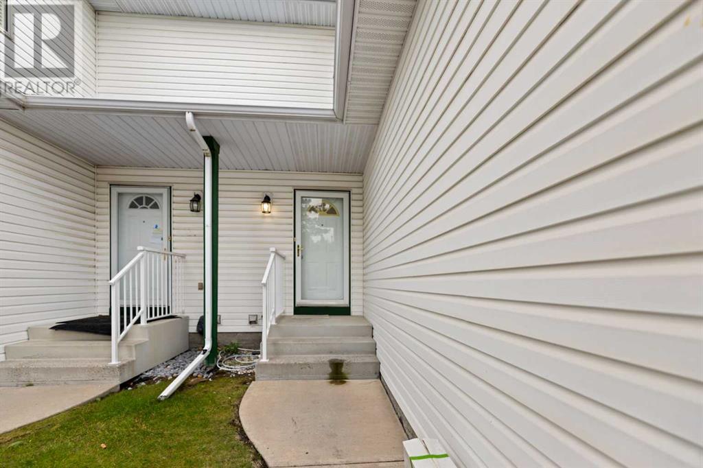 29 Sandpiper Link Nw, Calgary, Alberta  T3K 4L7 - Photo 4 - A2178808