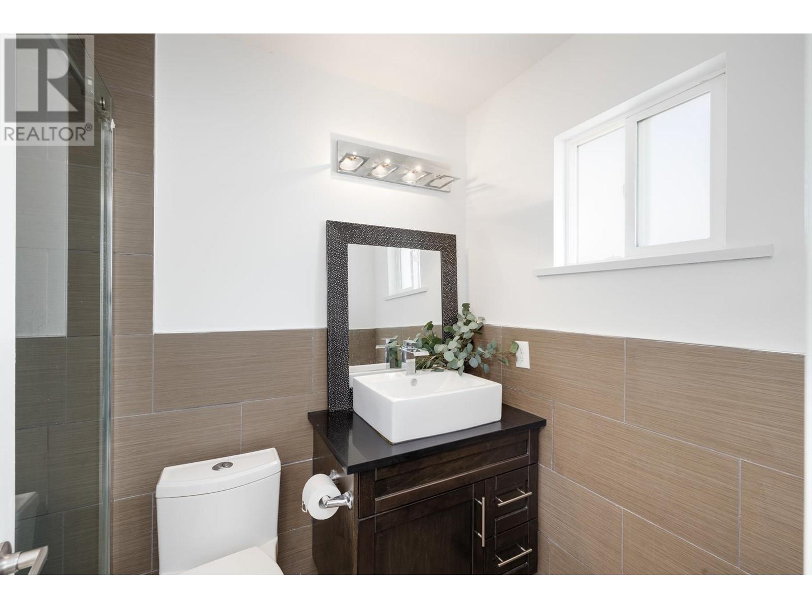 Listing Picture 14 of 23 : 22111 GARRATT DRIVE, Richmond / 烈治文 - 魯藝地產 Yvonne Lu Group - MLS Medallion Club Member